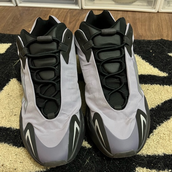 Yeezy 700 MNVN size 13.5 - Picture 1 of 7